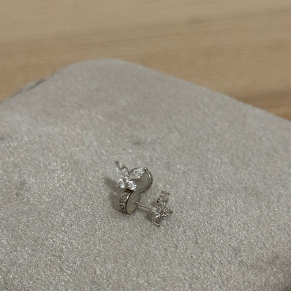 APM Monaco BUTTERFLY STUD EARRINGS - Picture 6 of 7